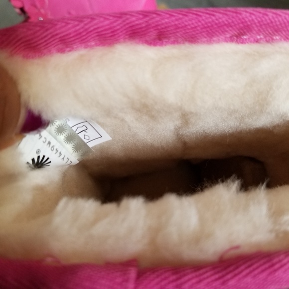 UGG Kids Short II Petal Leather Boots. - Picture 5 of 7